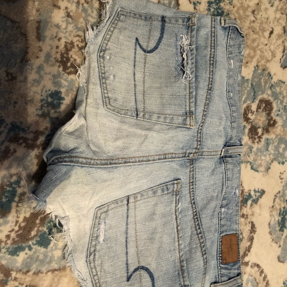 American eagle distressed denim shorts - Picture 3 of 3